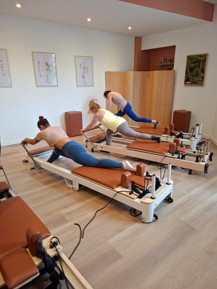 Pilates Reformer en petit groupe à Menton - Urban Reformer LAB
